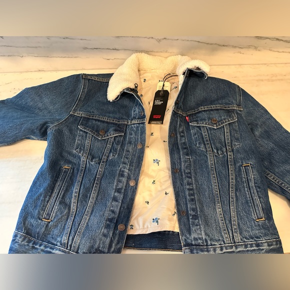 Levi’s | 3 in 1 Trucker Jacket in Three Moves Medium Wash - Picture 6 of 11